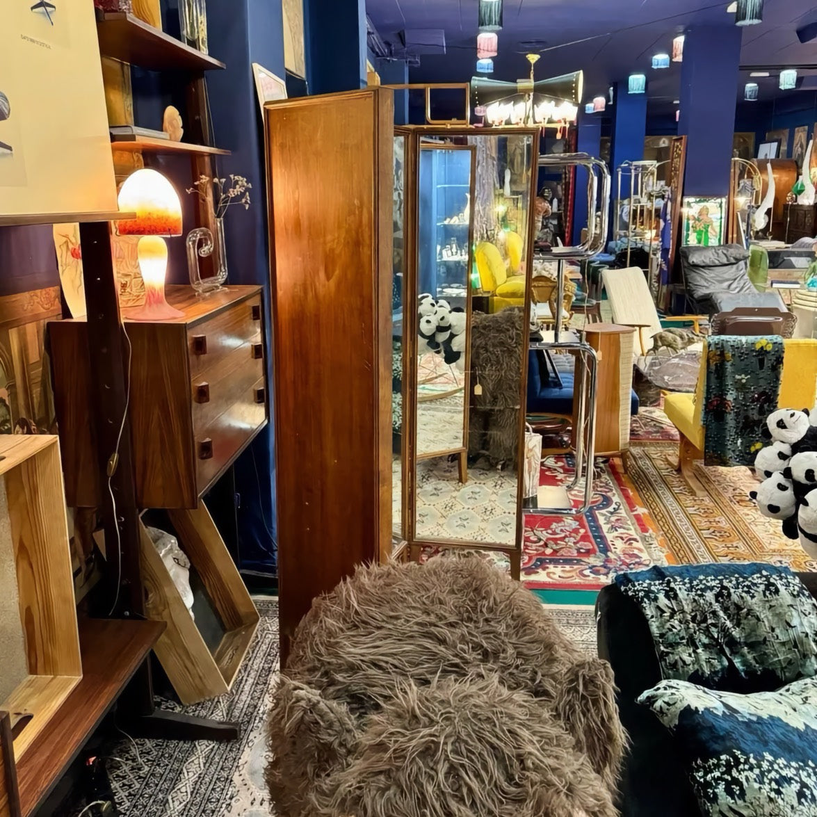 Italian 1960s Vintage Triptych Mirror, Elegant Minimalist Design