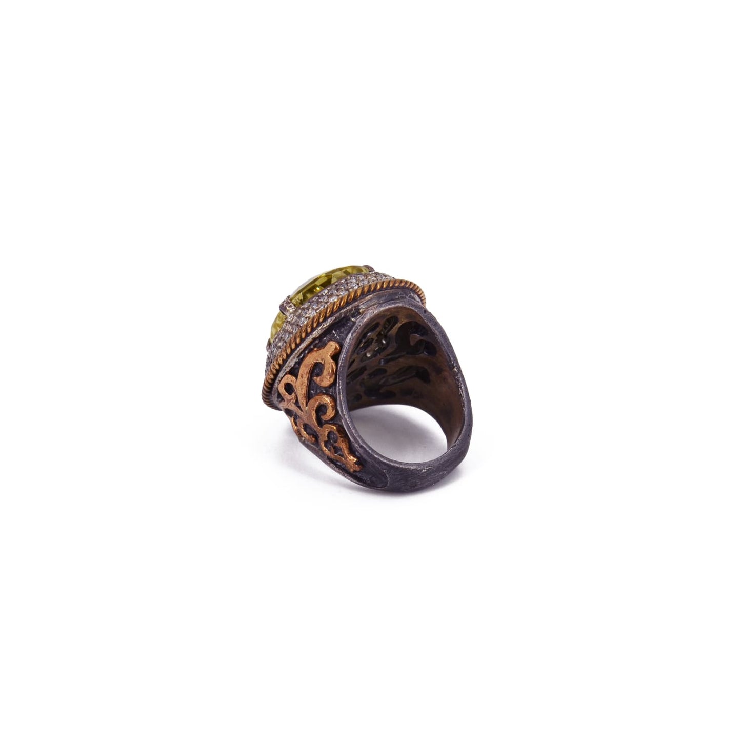 Citrine stoen with zircons ring