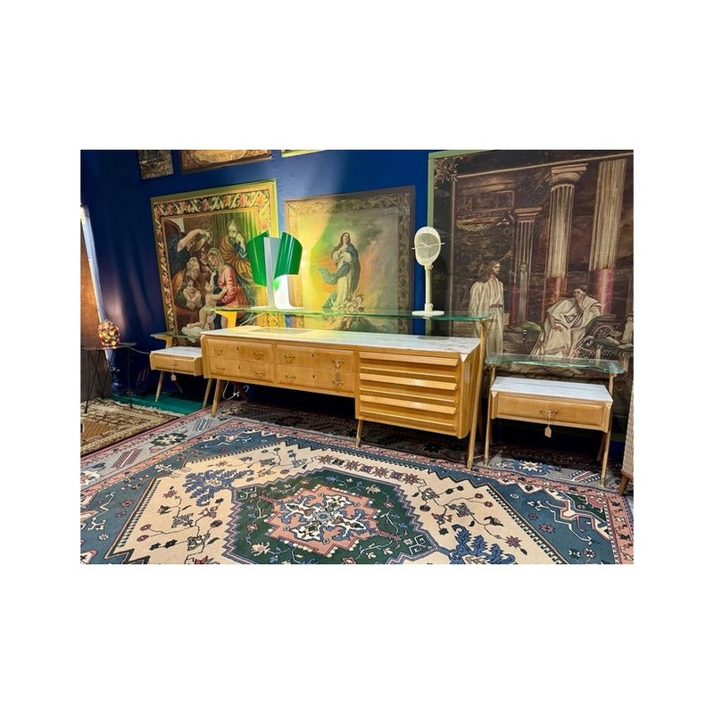 Mesita de noche italiana vintage con mármol, cajón y sobre decorativo de vidrio