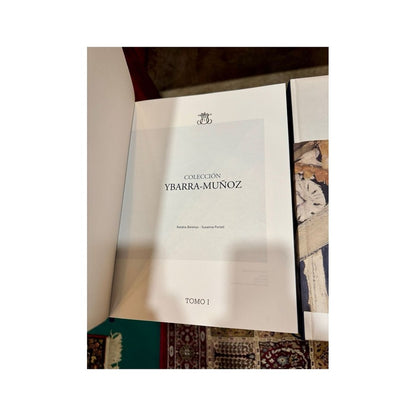 Portadilla del Tomo I del Catálogo Ybarra-Muñoz junto a la cubierta ilustrada