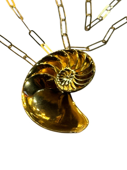 Schiaparelli Haute Couture Automne/Hiver 2025 invitation / pendant
