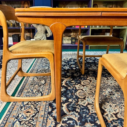 Danish Mid-Century Extendable Teak Dining Table, Fan Leg Design