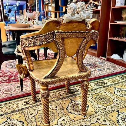 Silla dorada con Angeles y Ninfas
