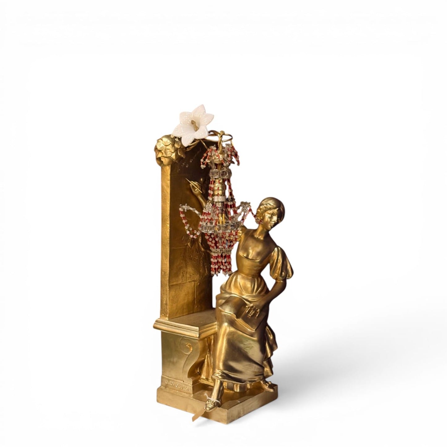 Lámpara Escultórica Reimaginada: Figura A.J. Scotte en Metal de Fundición