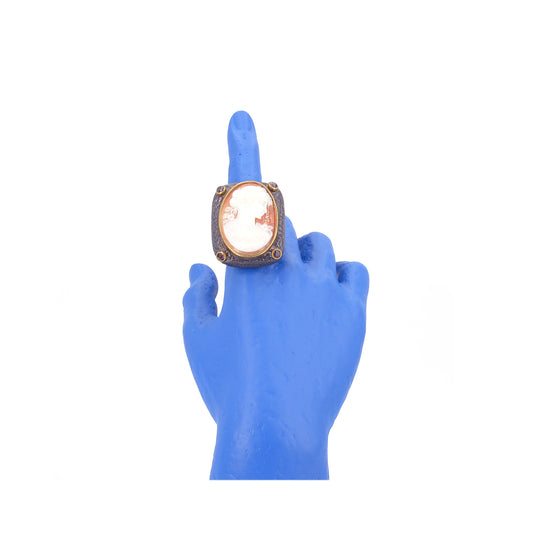 Cameo ring
