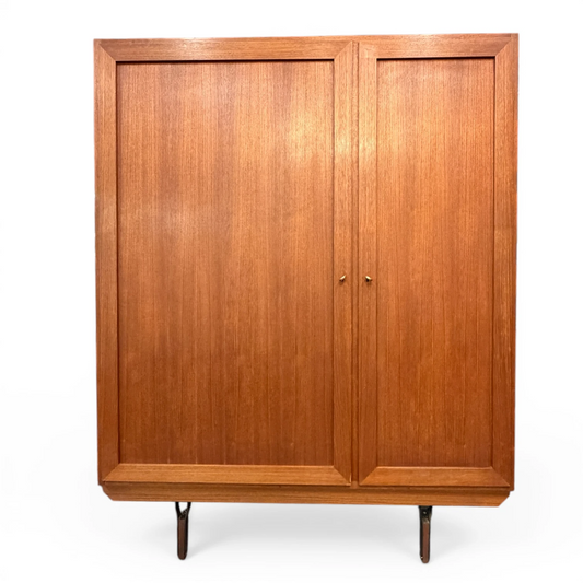 Armario vintage de Ico Parisi para Fratelli Reguitti en madera con dos puertas y patas metálicas