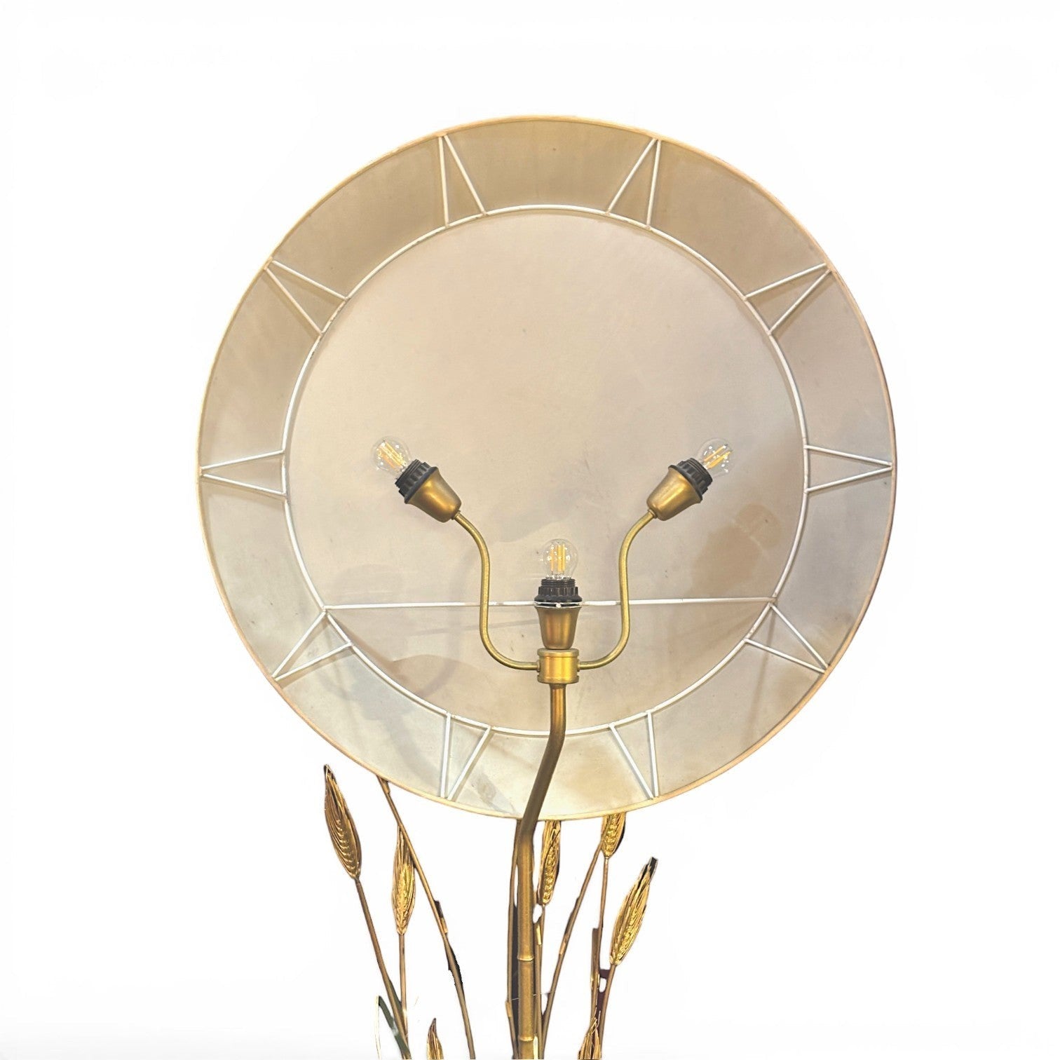 La Basilica Galeria brass wheat sheaf floor lamp with rear reflector disc and three lights, 1980s Italian design.